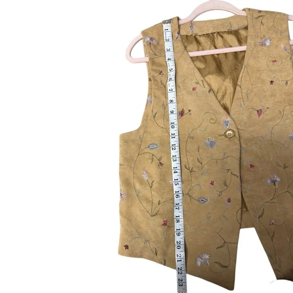 Floral Embroidered Yellow Vest - Picture 8 of 8